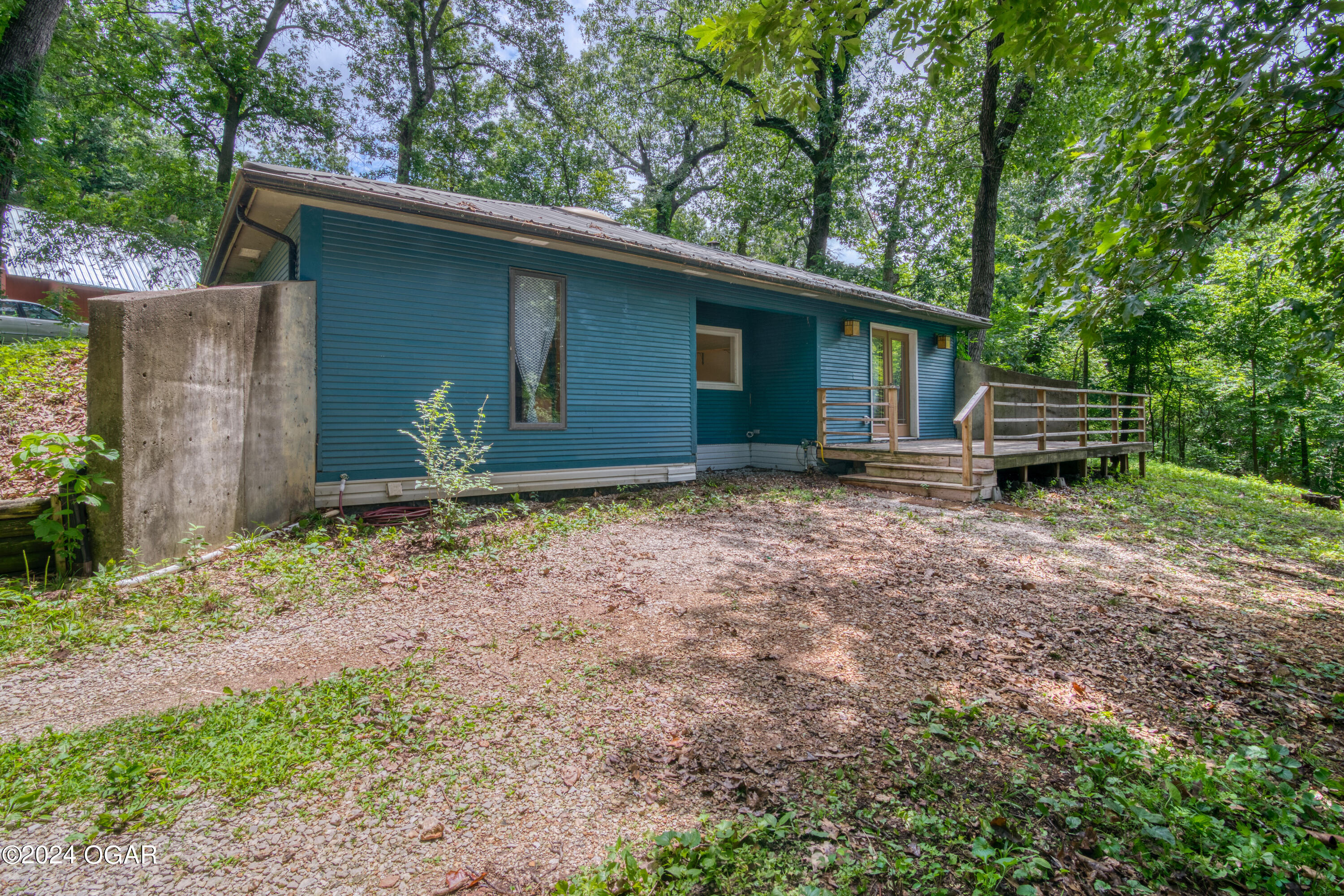 County Lane 137 , Carthage, MO 64836