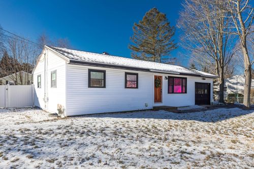 245 Ocean Rd, Portsmouth, NH, 03801-6017 | Card Image