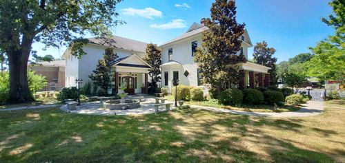 2005 Main St, North Little Rock, AR, 72114-2833 | Card Image