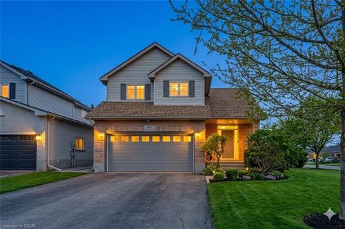 685 Coldstream Dr, Waterloo, ON, N2V2J1 | Card Image