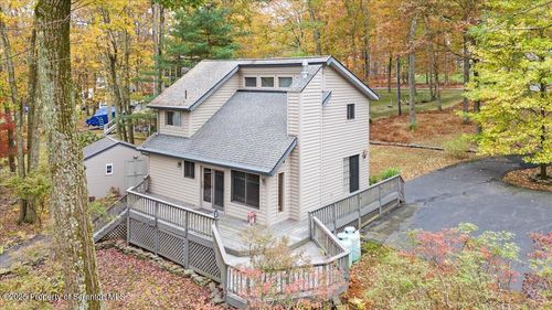 262 Fawn Lake Dr, Hawley, PA, 18428-4011 | Card Image