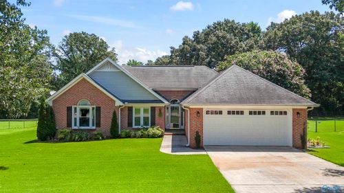 149 Tammy Gaines Ln, Huntsville, AL, 35811-8921 | Card Image