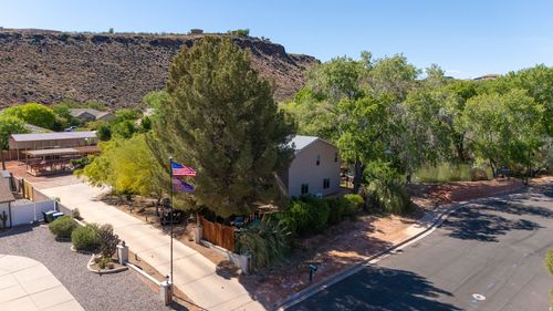 1025 N 1800 E, St George, UT, 84770-8635 | Card Image