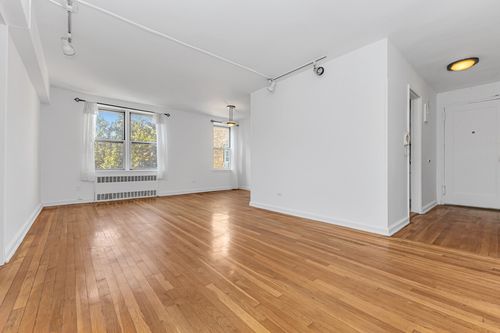 4a-105-25 67th Rd, Forest Hills, NY, 11375-8201 | Card Image