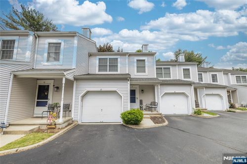 17 Iron Forge Vlg S, Pompton Lakes, NJ, 07442-1744 | Card Image