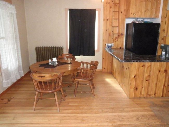 9153 Oak Ave, Home with 5 bedrooms, 3 bathrooms and null parking in Cresco IA | Image 9