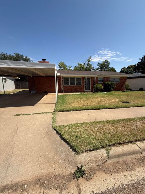 715 6th Pl, Idalou, TX, 79329-4033 | Card Image