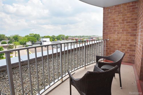 unit-528-411 S Old Woodward Ave, Birmingham, MI, 48009-6617 | Card Image