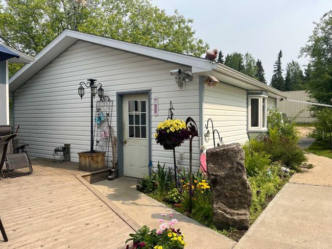 714 13 Street, House other with 3 bedrooms, 2 bathrooms and 5 parking in Smith AB | Image 41