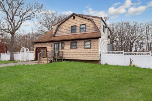 49 Bellwood Ave, South Setauket, NY, 11720-1141 | Card Image