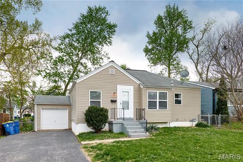 10214 Saint Anthony Ln, Saint Ann, MO, 63074-2914 | Card Image