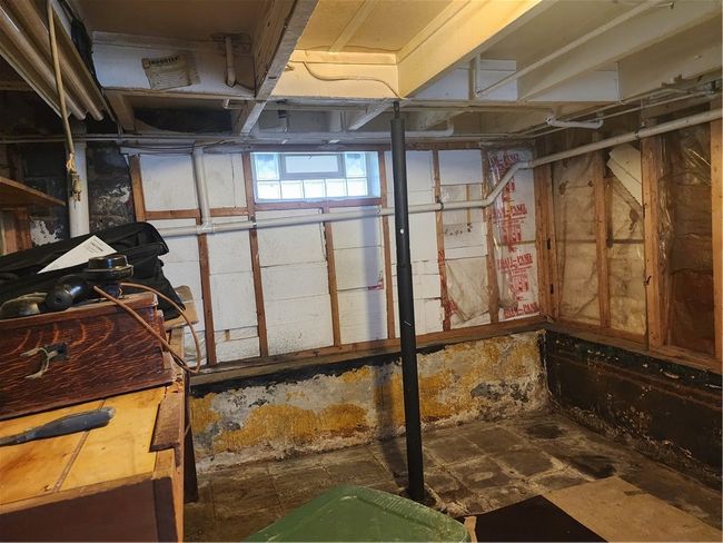 227 Mckinley Ave, House other with 3 bedrooms, 2 bathrooms and 1 parking in East Vandergrift PA | Image 49