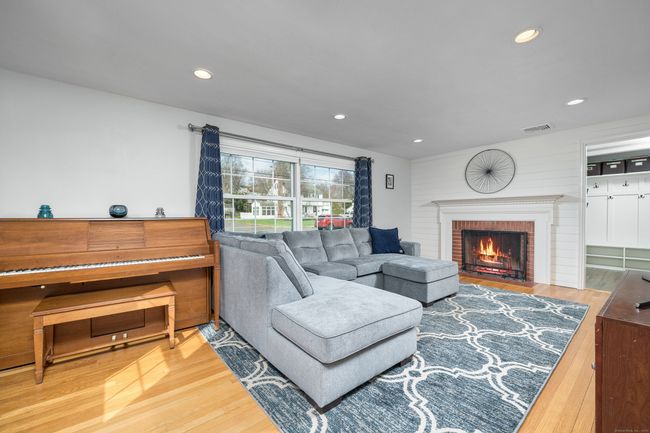 Wood buring fireplace | Image 6