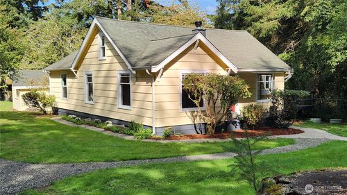1758 Ne Jacobson Rd, Poulsbo, WA, 98370-8776 | Card Image
