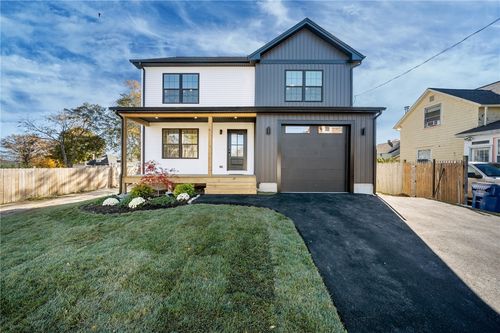 106 Park Ave, Warwick, RI, 02889-5220 | Card Image