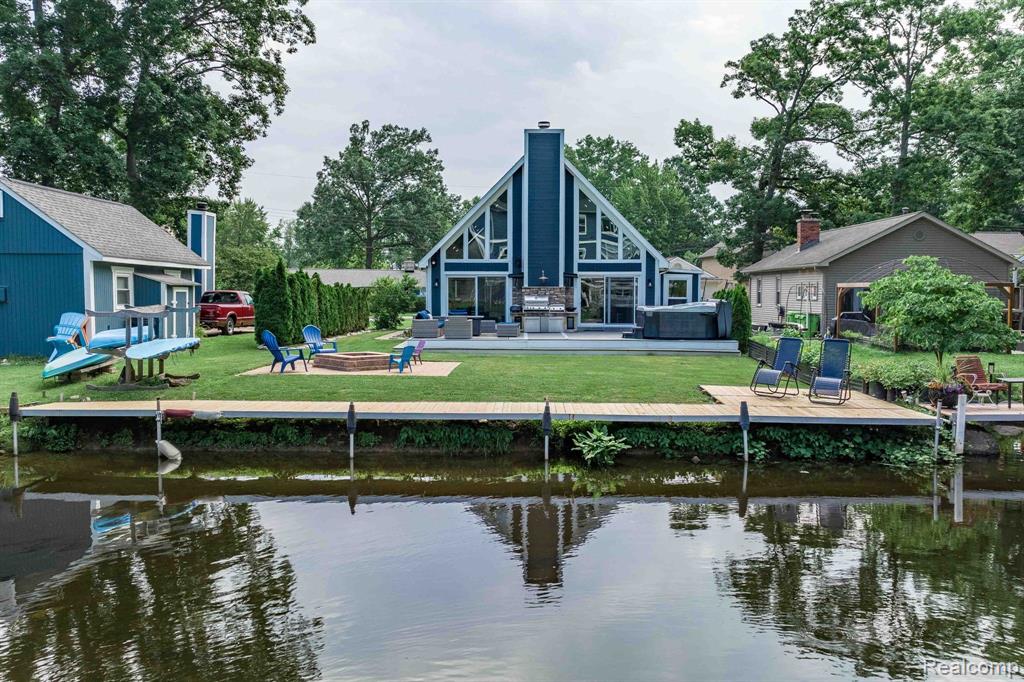 Oldtown Ave, West Bloomfield, MI 48324