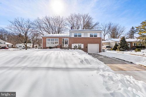 301 Deep Dale Dr, LUTHERVILLE TIMONIUM, MD, 21093-3046 | Card Image