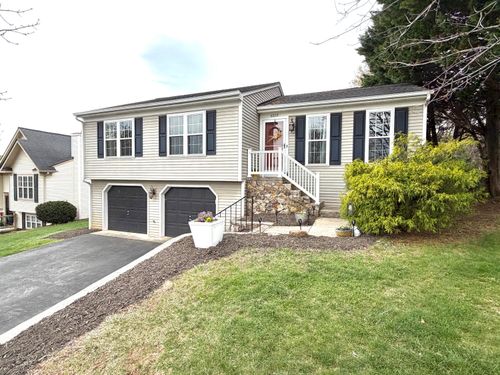 6219 Ashmont Dr, Roanoke, VA, 24018-5285 | Card Image