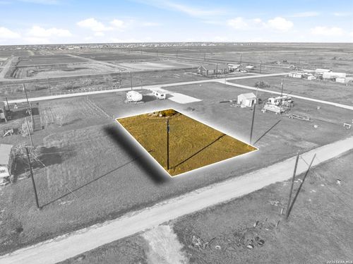 39 Kingfish Ln, Palacios, TX, 77465-2118 | Card Image