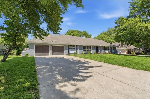 10504 64th Ter, Raytown, MO, 64133-5313 | Card Image