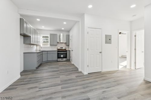 97 Whittlesey Ave, West Orange, NJ, 07052-6018 | Card Image