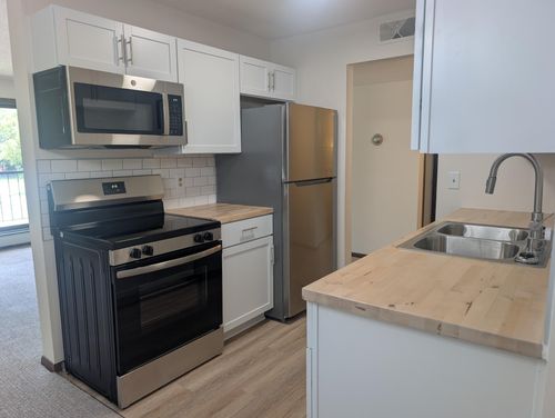 216-260 Westview Dr, West Saint Paul, MN, 55118-4517 | Card Image
