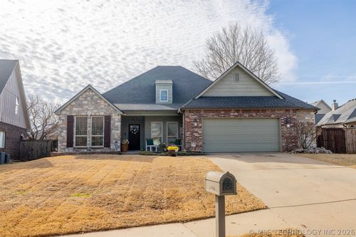 710 W 40th St, Sand Springs, OK, 74063-2889 | Card Image
