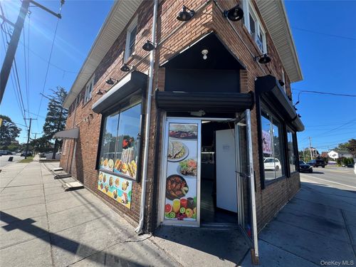 670 Dixon Ave, Copiague, NY, 11726-2220 | Card Image