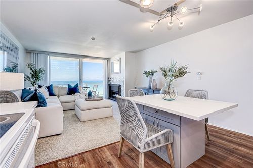 206-615 Esplanade, Redondo Beach, CA, 90277-3639 | Card Image