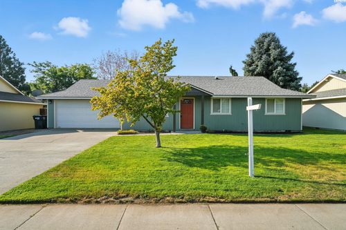 4721 Holly Way, West Richland, WA, 99353-7748 | Card Image