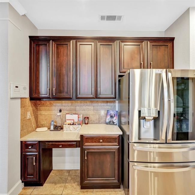 Desk in Kitchen | Image 10