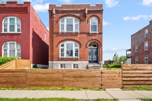2032 E Adelaide Ave, Saint Louis, MO, 63107-1003 | Card Image