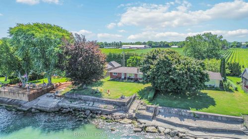 8 Firelane 2b Rd, Niagara on the Lake, ON, L0S1J0 | Card Image