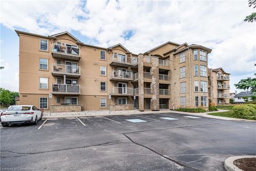 404-1810 Walkers Line, Burlington, ON, L7M4V3 | Card Image