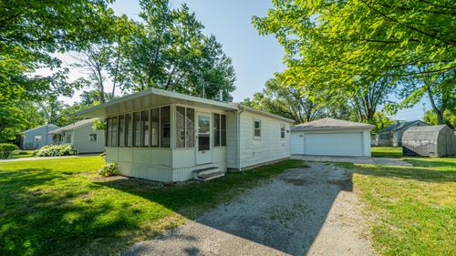229 Oak St, Crown Point, IN, 46307-2616 | Card Image