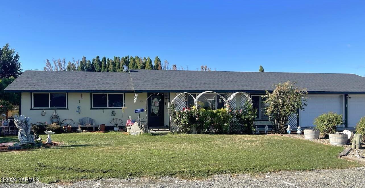 Blossom Dr, Moxee, WA 98936