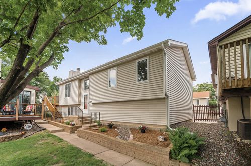 3547 Pilgrim Ln N, Plymouth, MN, 55441-2473 | Card Image