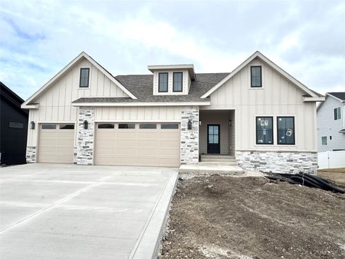 265 Nw Copperleaf Ct, Waukee, IA, 50263-2909 | Card Image