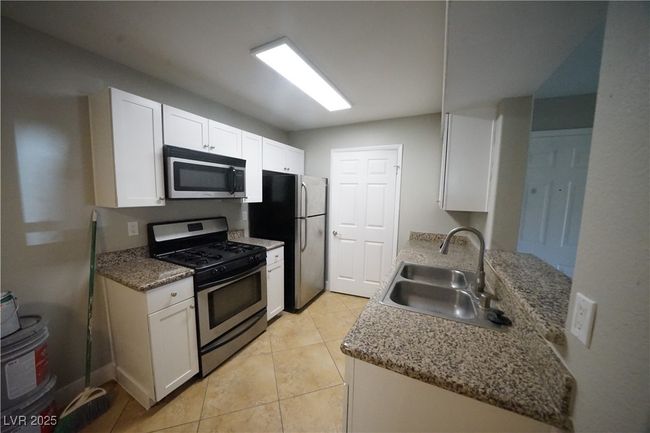 UNIT-411 - 2120 Ramrod Ave, Condo with 1 bedrooms, 1 bathrooms and null parking in Henderson NV | Image 17