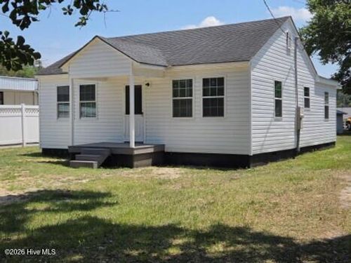 213 Oak St, Snow Hill, NC, 28580-1520 | Card Image