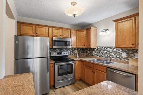101-2496 County Road C2 W, Roseville, MN, 55113-1080 | Card Image