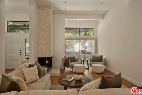 1554 Michael Ln, Pacific Palisades, CA, 90272-2023 | Card Image