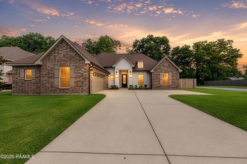 200 Hidden Ridge Dr, Lafayette, LA, 70507-3657 | Card Image
