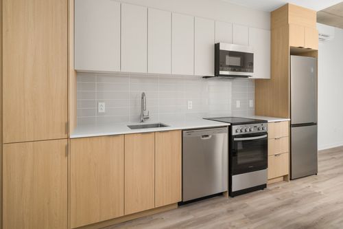 301-9435 Rue Jean-Milot, Montréal, QC, H8R0C9 | Card Image