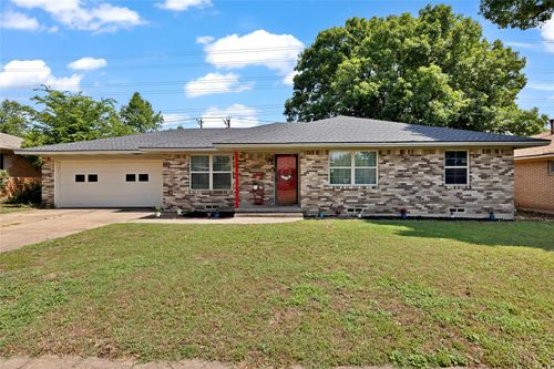 1402 Wysong Dr, Mckinney, TX, 75069-4876 | Card Image