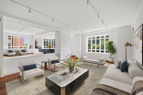 5q4p-25 Central Park W, New York, NY, 10023-7210 | Card Image