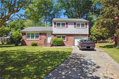 27 Dinwiddie Pl, Newport News, VA, 23608-2001 | Card Image