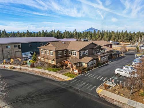 270 E Sun Ranch Dr, Sisters, OR, 97759-2640 | Card Image