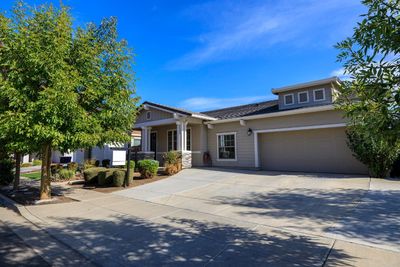 132 Lemon Blossom Ln, House other with 5 bedrooms, 2 bathrooms and null parking in Patterson CA | Image 3