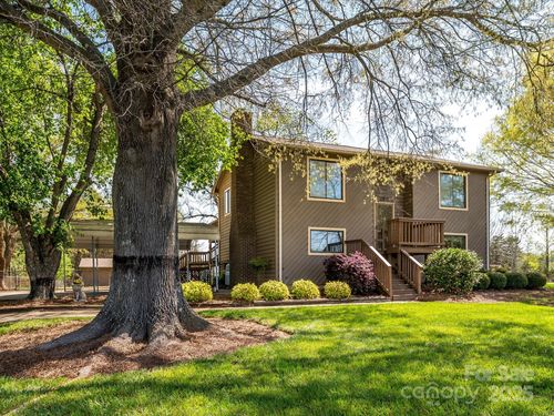 13815 Mayes Rd, Huntersville, NC, 28078-5037 | Card Image